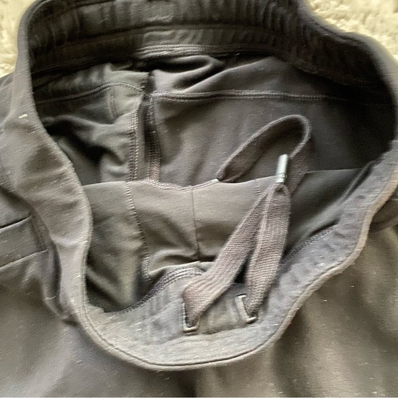 LULULEMON MENS ATHLETIC SHORTS - Picture 7 of 8